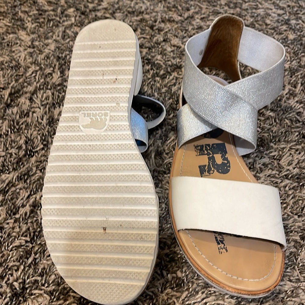 Sorel sandals, Silver and White - Picture 4 of 4